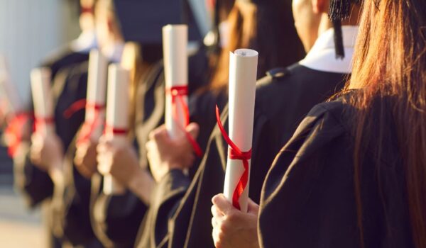 Commissioni di laurea unicam saad 8-9 aprile 2026